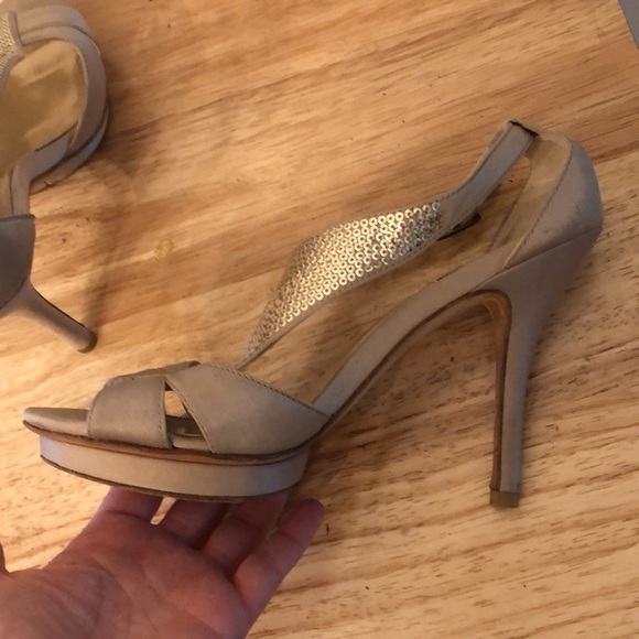 Glint Gold Sequin and Satin Heels Size 6.5 - Picture 8 of 14